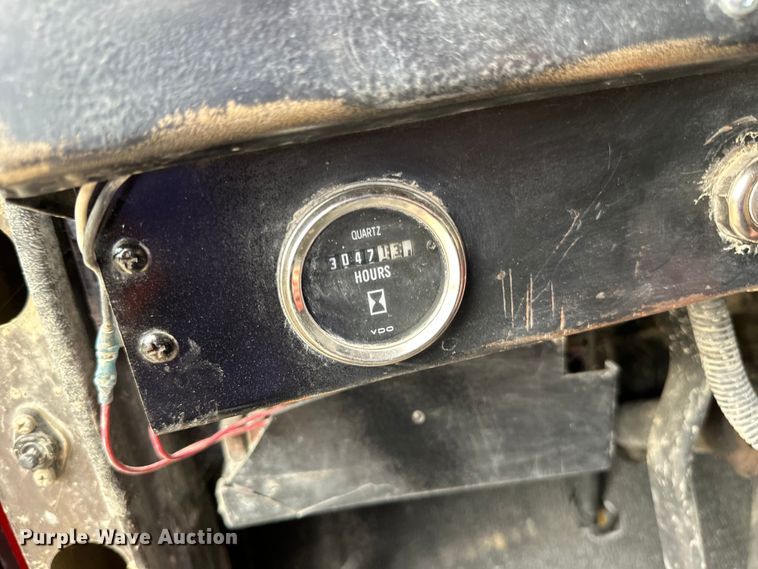 image for item LR9381 1992 International  2554 dump truck