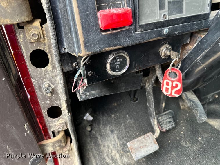 image for item LR9381 1992 International  2554 dump truck