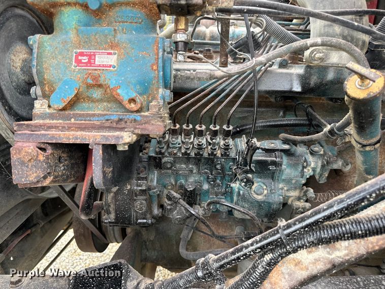 image for item LR9381 1992 International  2554 dump truck