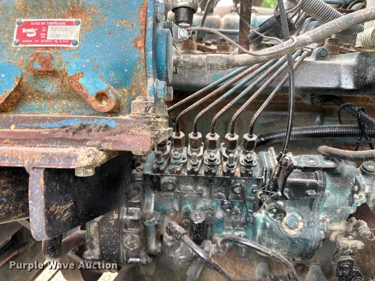 image for item LR9381 1992 International  2554 dump truck