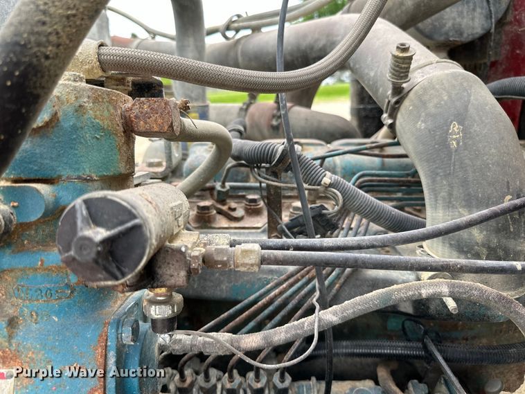 image for item LR9381 1992 International  2554 dump truck