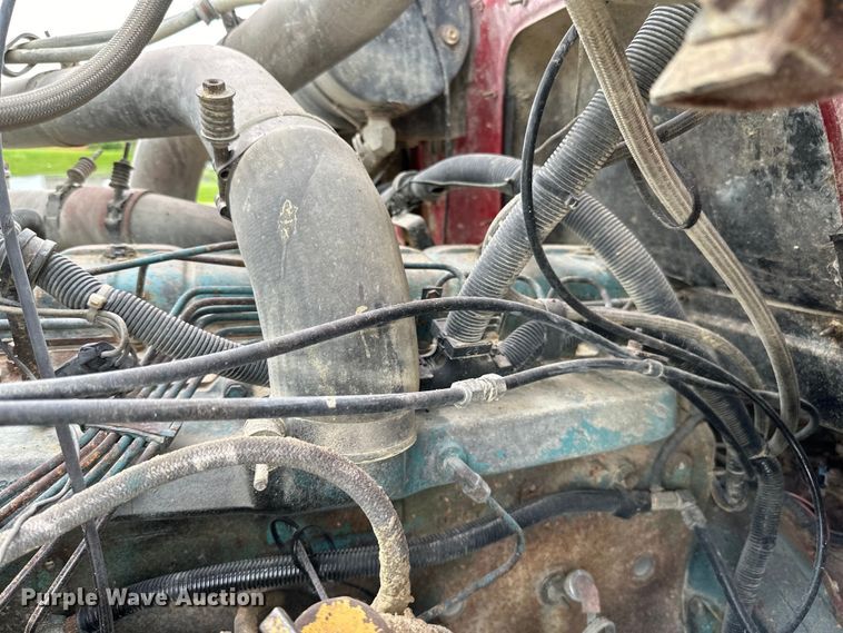 image for item LR9381 1992 International  2554 dump truck