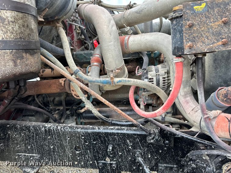 image for item LR9381 1992 International  2554 dump truck