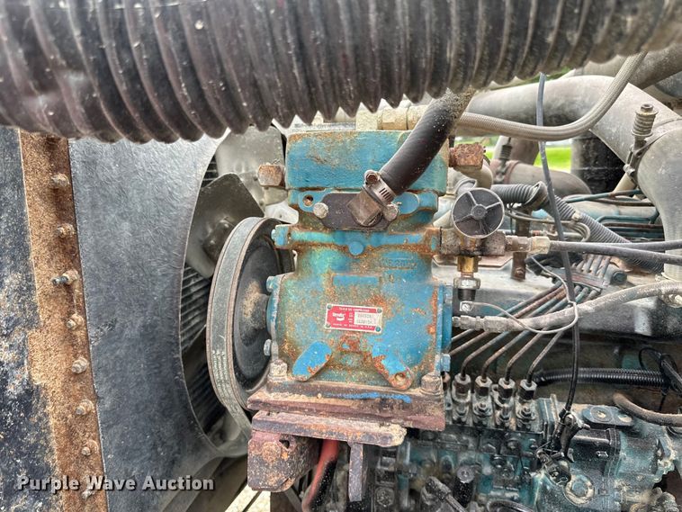 image for item LR9381 1992 International  2554 dump truck