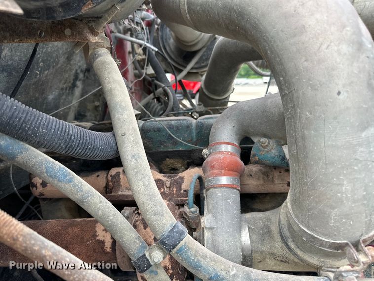 image for item LR9381 1992 International  2554 dump truck