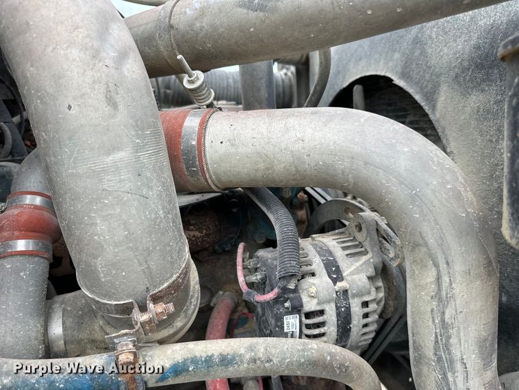 image for item LR9381 1992 International  2554 dump truck