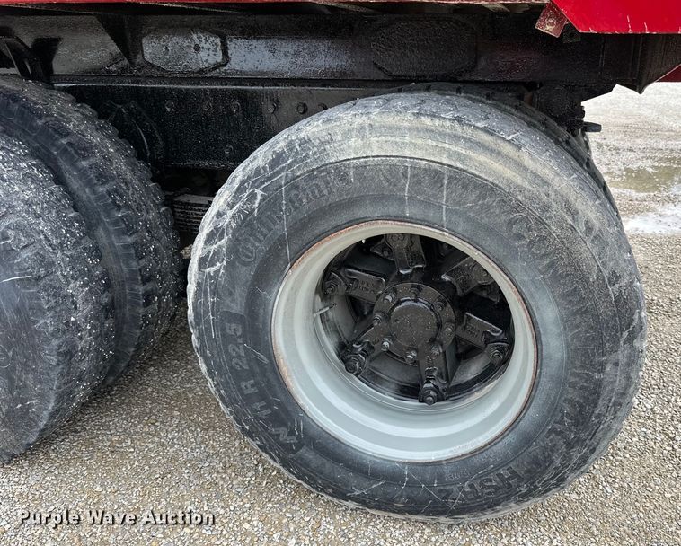 image for item LR9381 1992 International  2554 dump truck