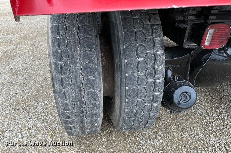 image for item LR9381 1992 International  2554 dump truck