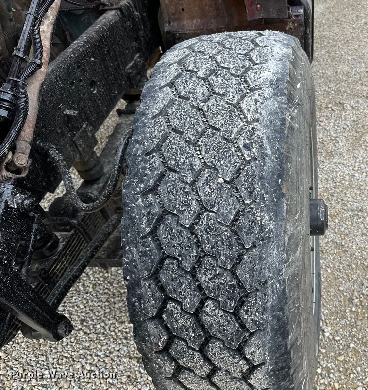 image for item LR9381 1992 International  2554 dump truck