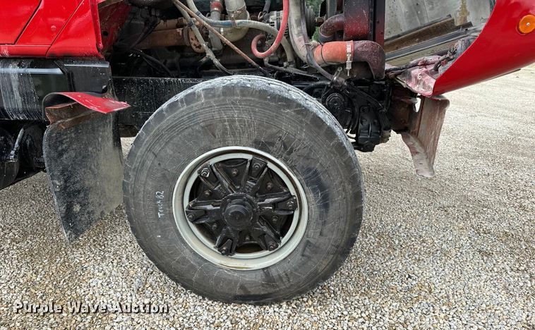 image for item LR9381 1992 International  2554 dump truck