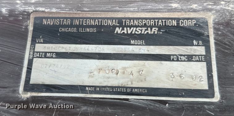 image for item LR9381 1992 International  2554 dump truck