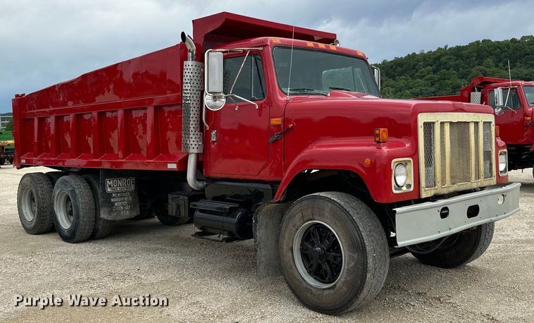 image for item LR9383 1992 International  2554 dump truck