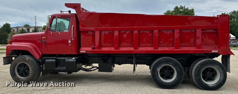 image for item LR9383 1992 International  2554 dump truck
