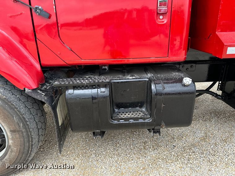 image for item LR9383 1992 International  2554 dump truck