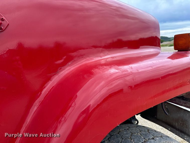 image for item LR9383 1992 International  2554 dump truck