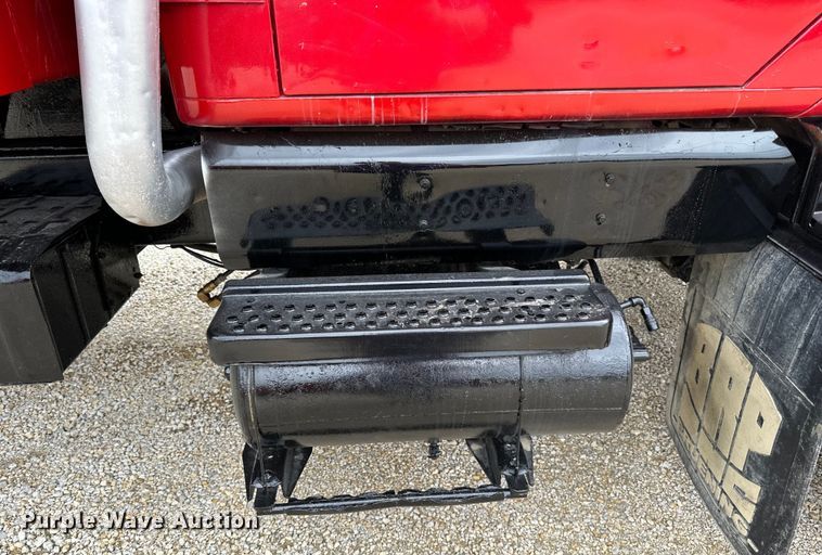 image for item LR9383 1992 International  2554 dump truck