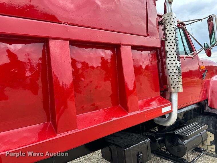 image for item LR9383 1992 International  2554 dump truck