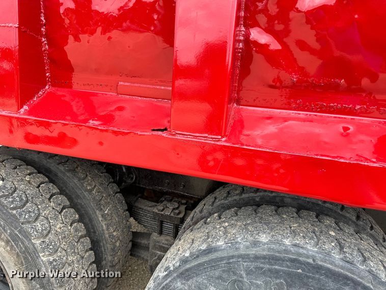 image for item LR9383 1992 International  2554 dump truck