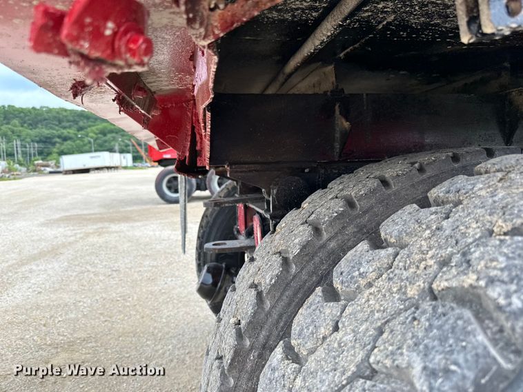 image for item LR9383 1992 International  2554 dump truck