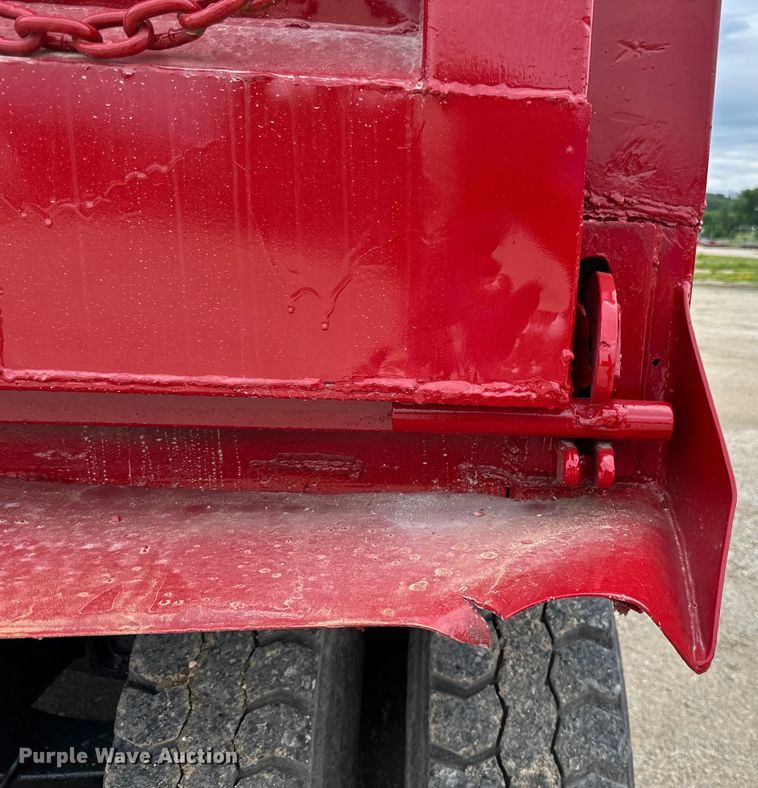 image for item LR9383 1992 International  2554 dump truck