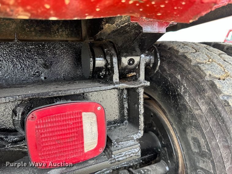 image for item LR9383 1992 International  2554 dump truck