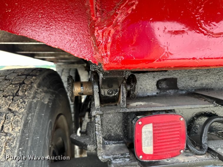 image for item LR9383 1992 International  2554 dump truck