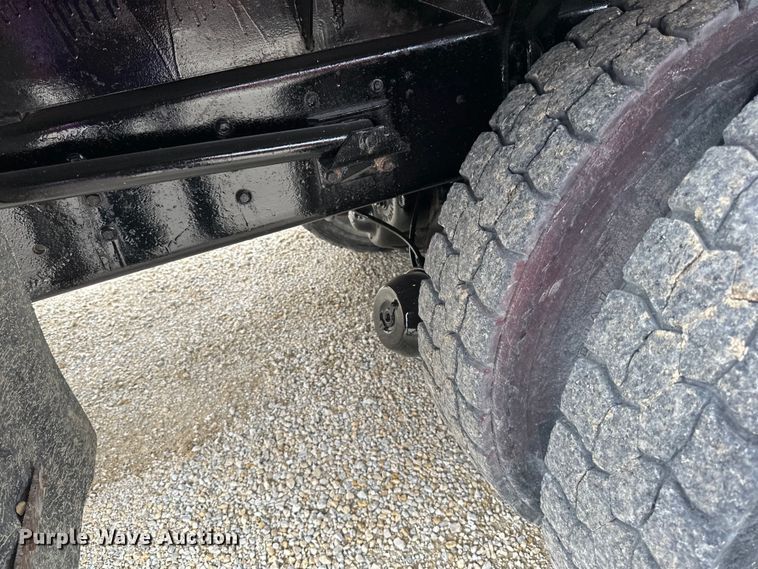 image for item LR9383 1992 International  2554 dump truck