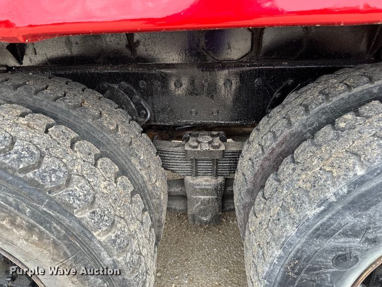 image for item LR9383 1992 International  2554 dump truck