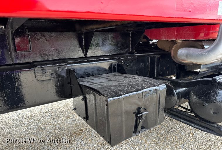 image for item LR9383 1992 International  2554 dump truck