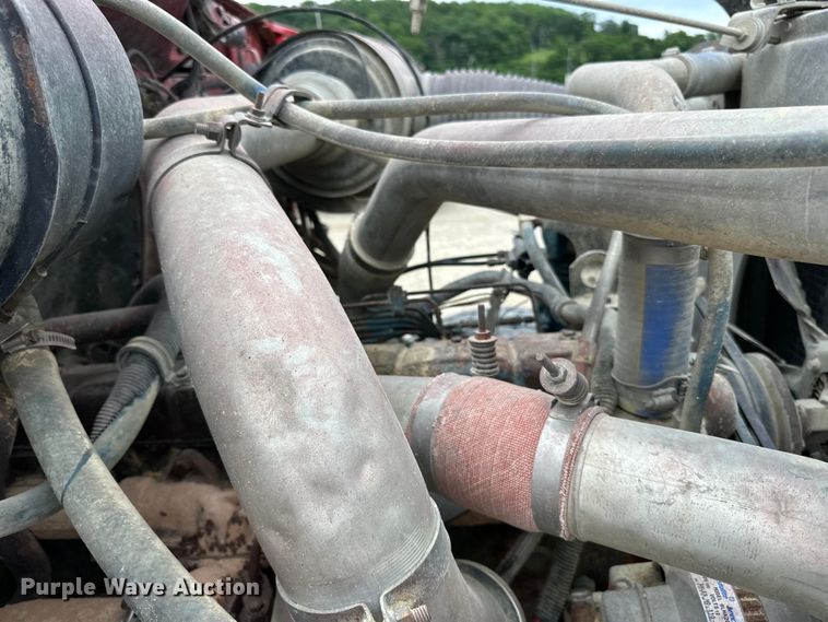 image for item LR9383 1992 International  2554 dump truck