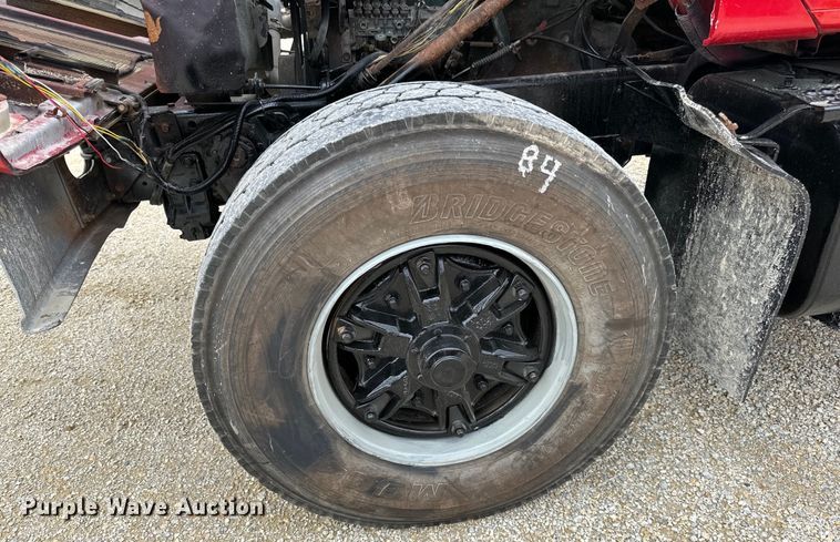 image for item LR9383 1992 International  2554 dump truck