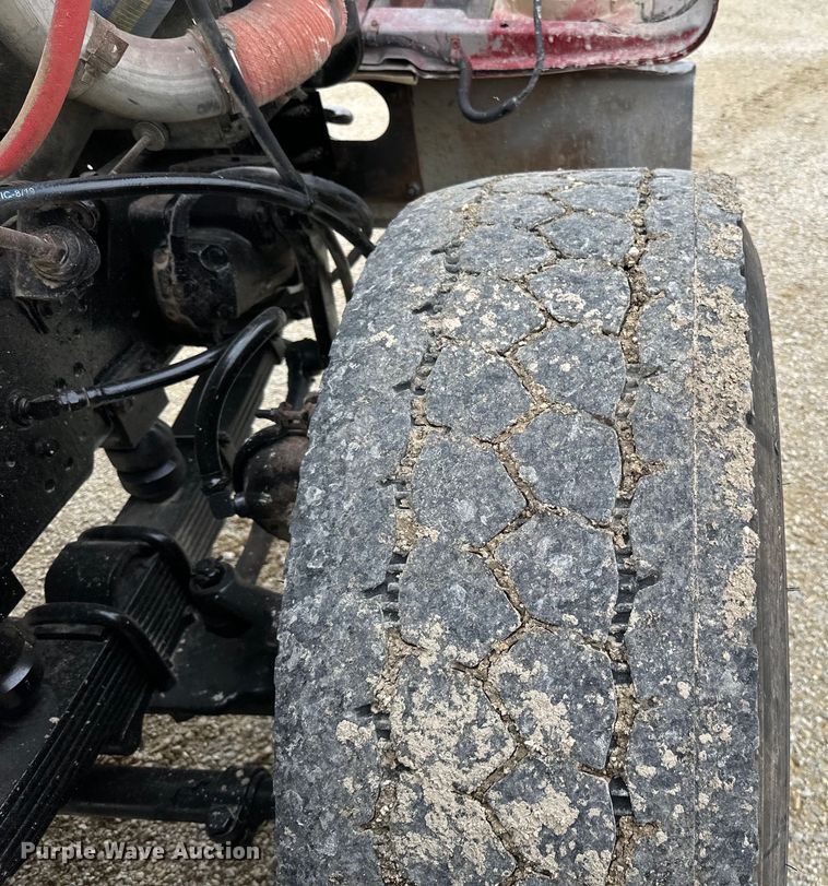 image for item LR9383 1992 International  2554 dump truck