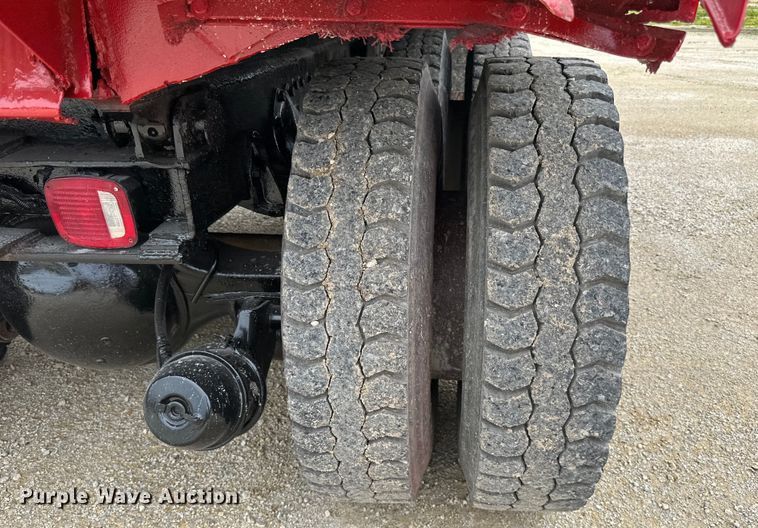 image for item LR9383 1992 International  2554 dump truck