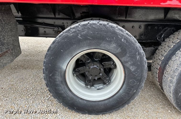 image for item LR9383 1992 International  2554 dump truck