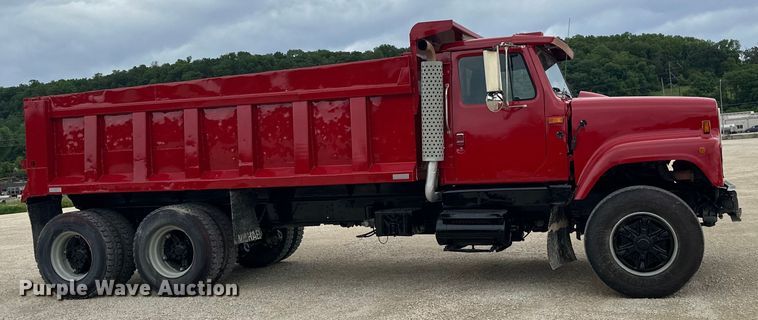 image for item LR9384 1991 International  2554 dump truck