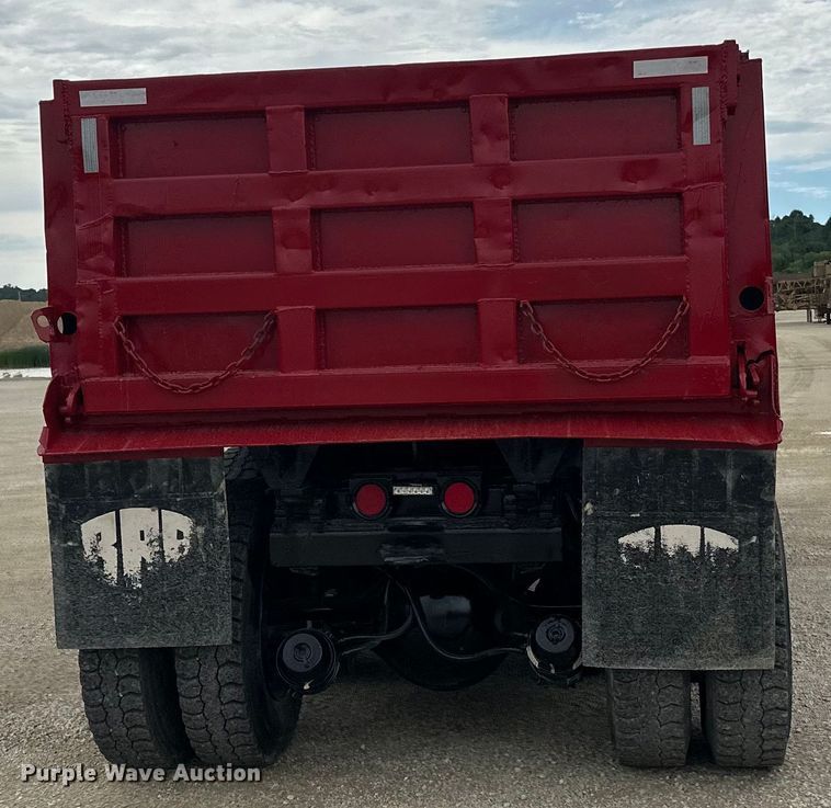 image for item LR9384 1991 International  2554 dump truck