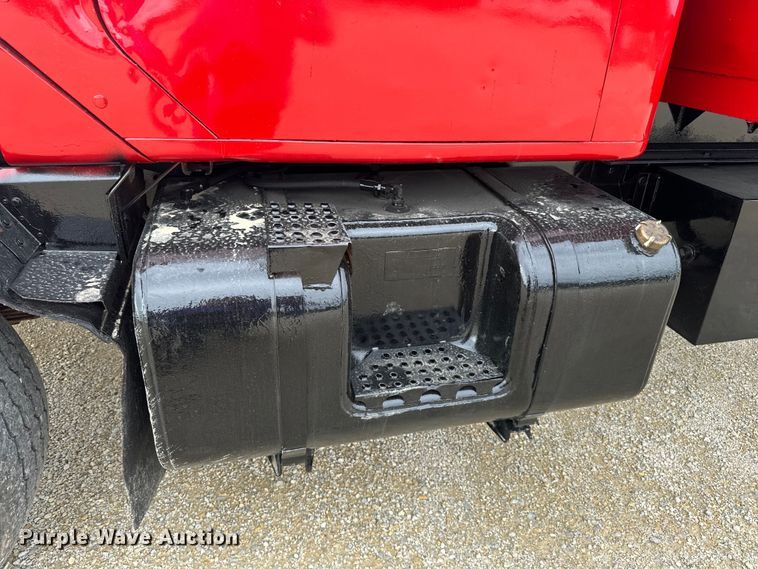 image for item LR9384 1991 International  2554 dump truck