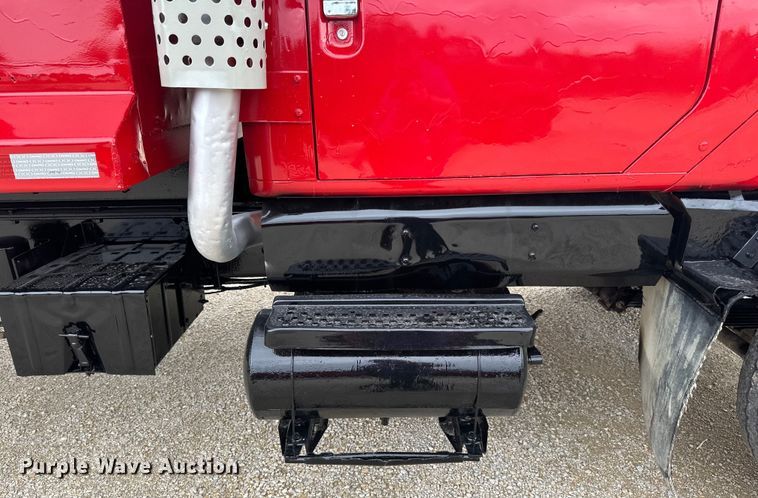 image for item LR9384 1991 International  2554 dump truck