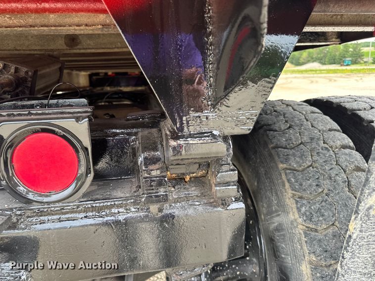 image for item LR9384 1991 International  2554 dump truck