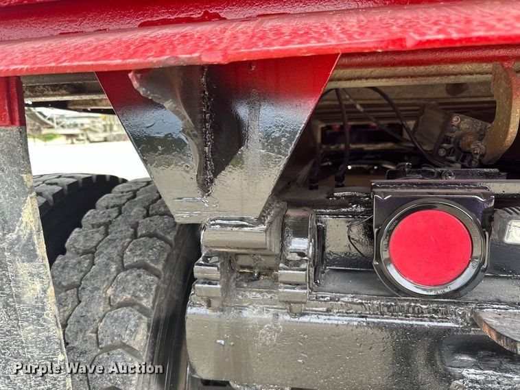 image for item LR9384 1991 International  2554 dump truck