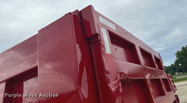 image for item LR9384 1991 International  2554 dump truck