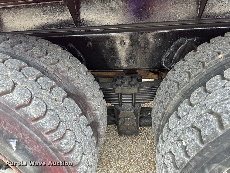 image for item LR9384 1991 International  2554 dump truck