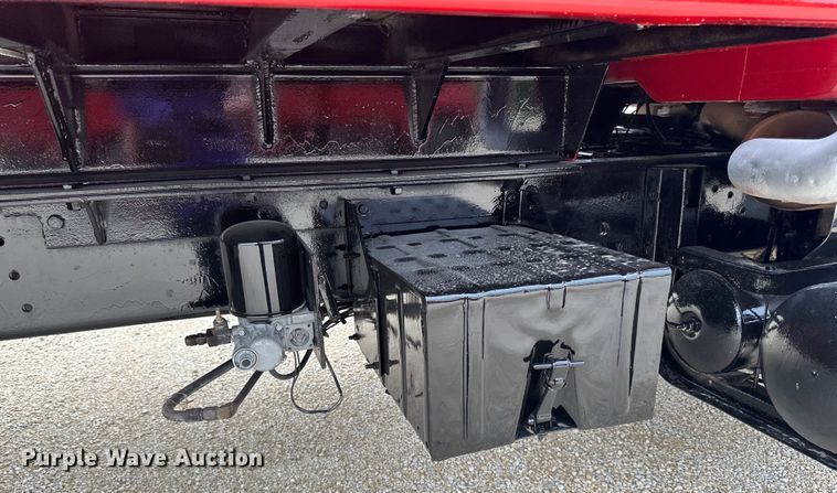 image for item LR9384 1991 International  2554 dump truck