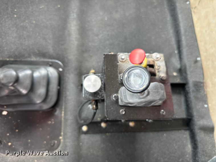 image for item LR9384 1991 International  2554 dump truck