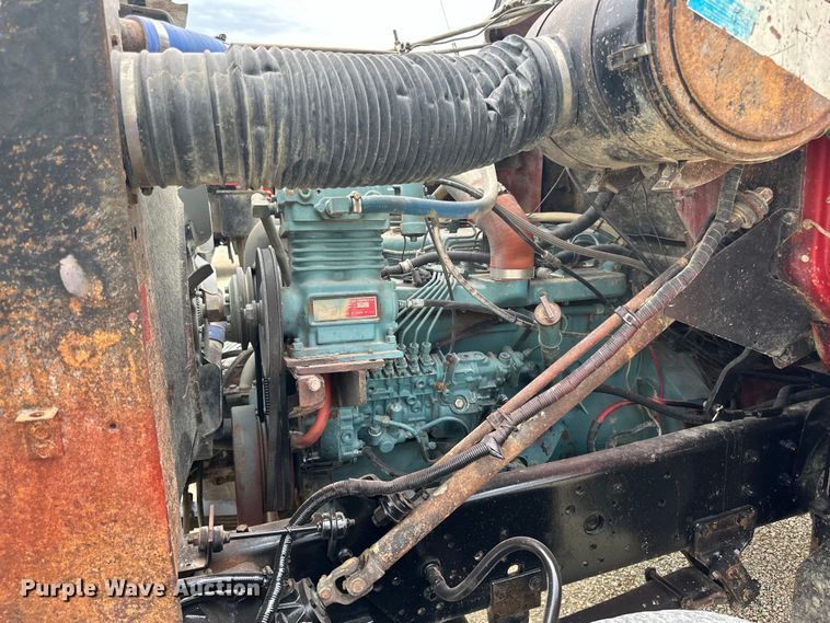 image for item LR9384 1991 International  2554 dump truck