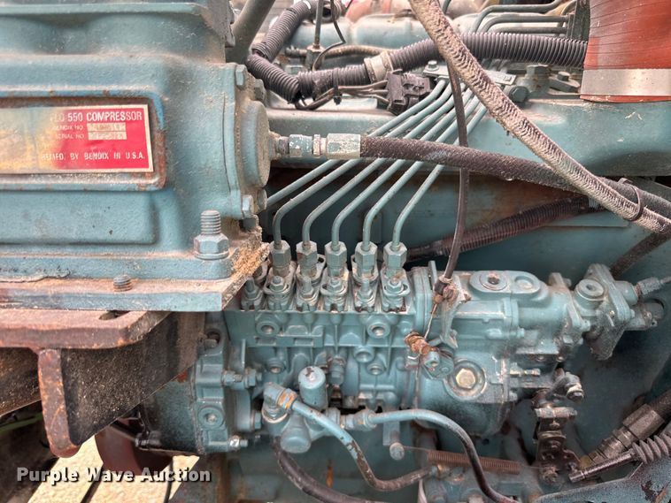 image for item LR9384 1991 International  2554 dump truck