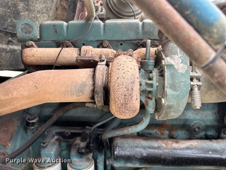 image for item LR9384 1991 International  2554 dump truck