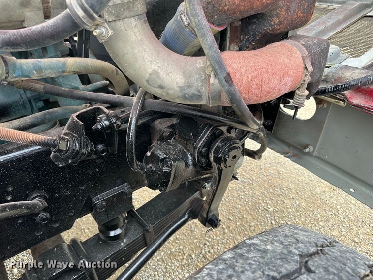 image for item LR9384 1991 International  2554 dump truck