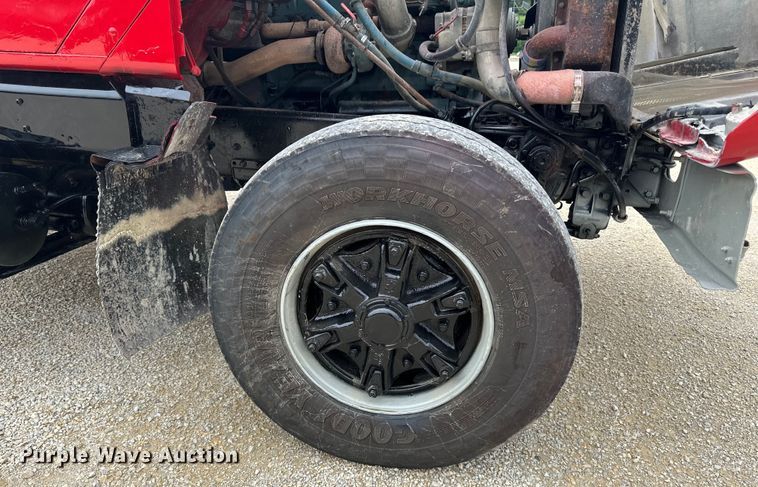 image for item LR9384 1991 International  2554 dump truck