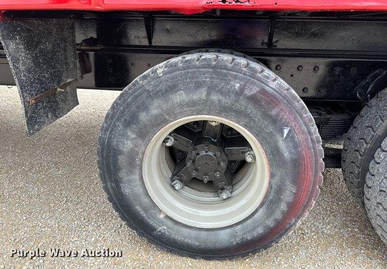 image for item LR9384 1991 International  2554 dump truck